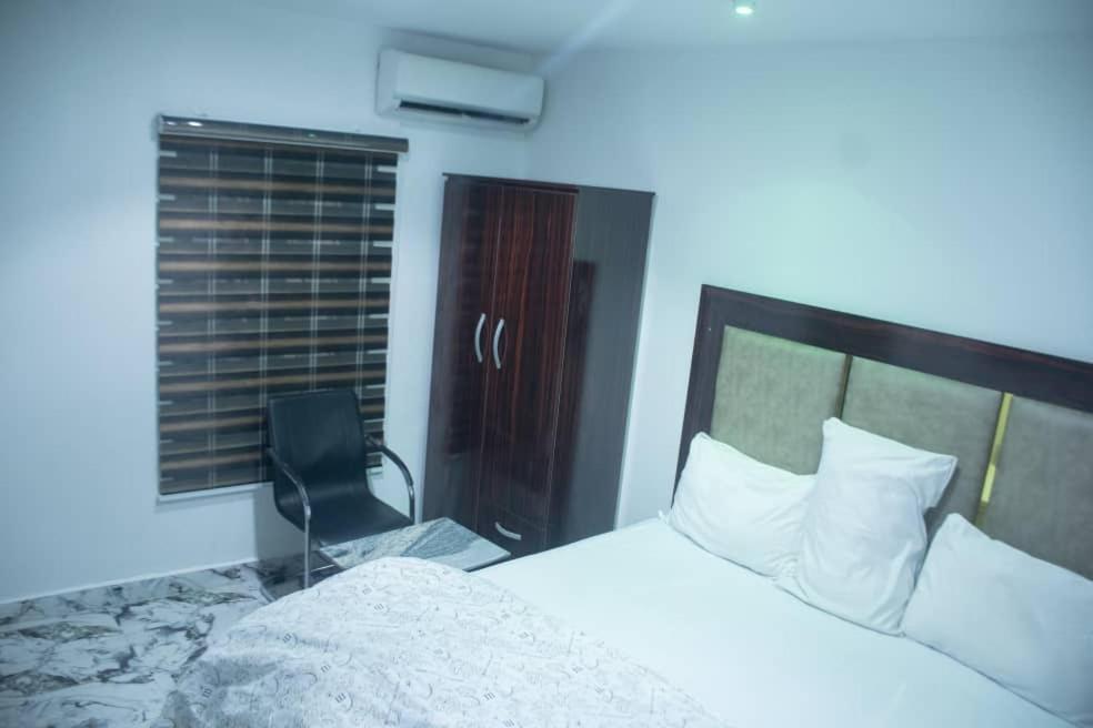 Kay Luxury Suites أويو المظهر الخارجي الصورة
