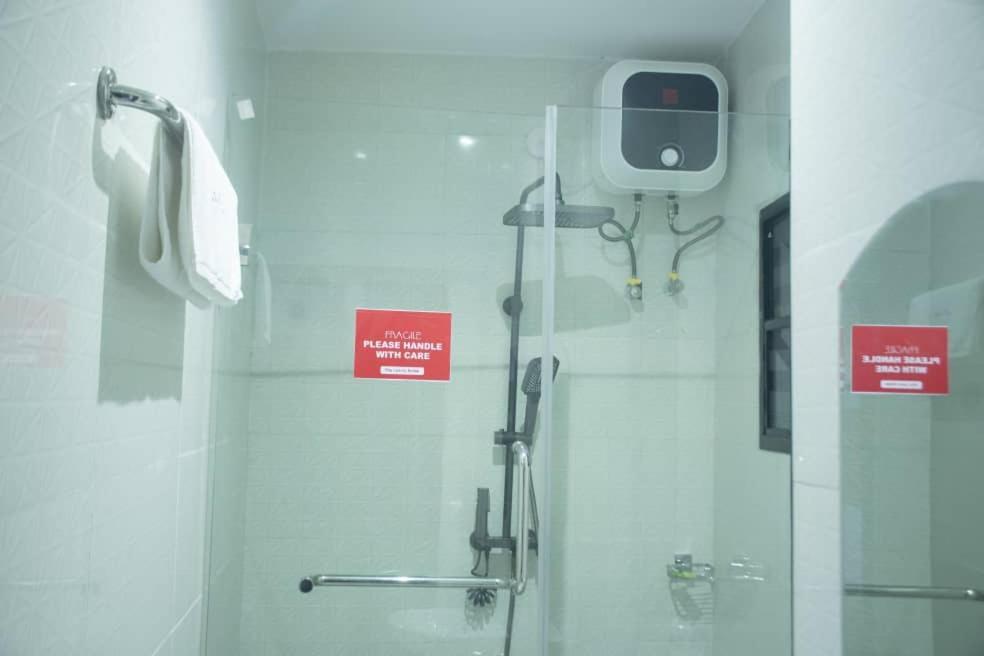 Kay Luxury Suites أويو المظهر الخارجي الصورة