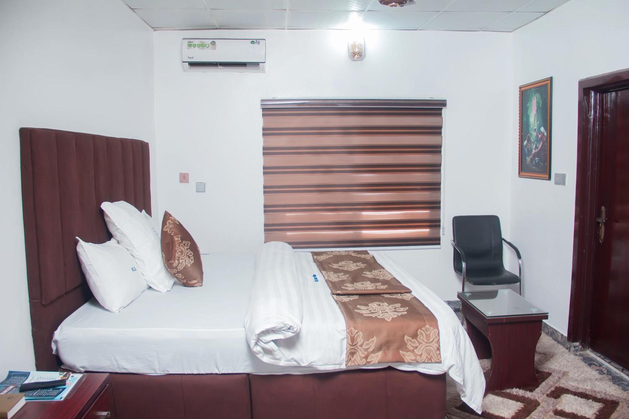 Kay Luxury Suites أويو المظهر الخارجي الصورة